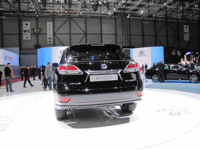 lexusrx450h8.jpg