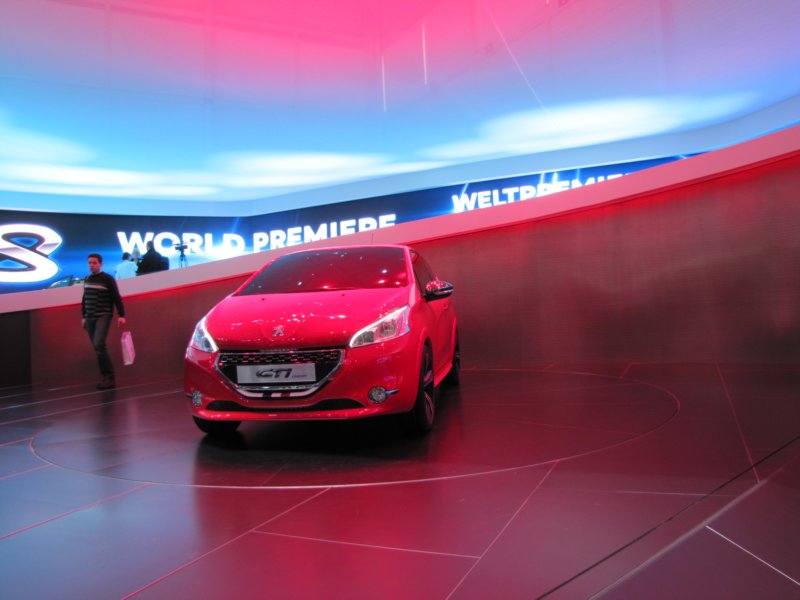 peugeot208gti20.jpg