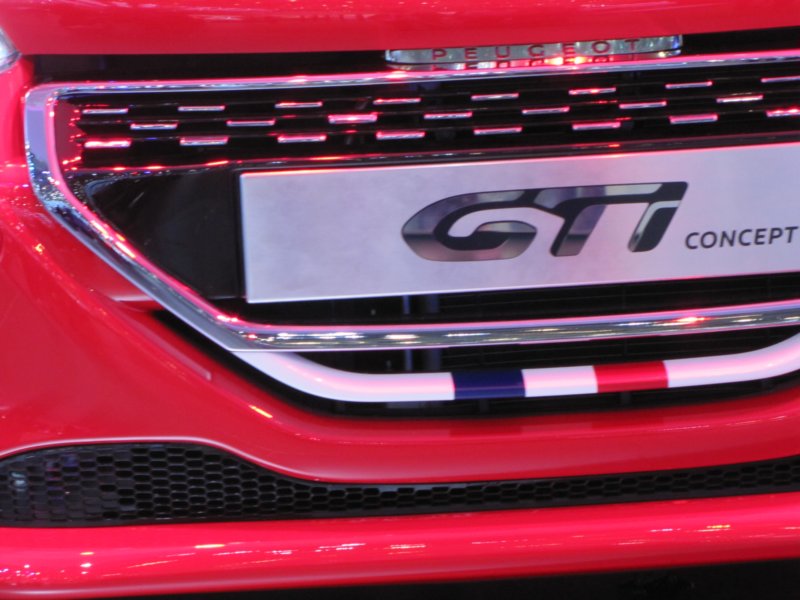 peugeot208gti23.jpg