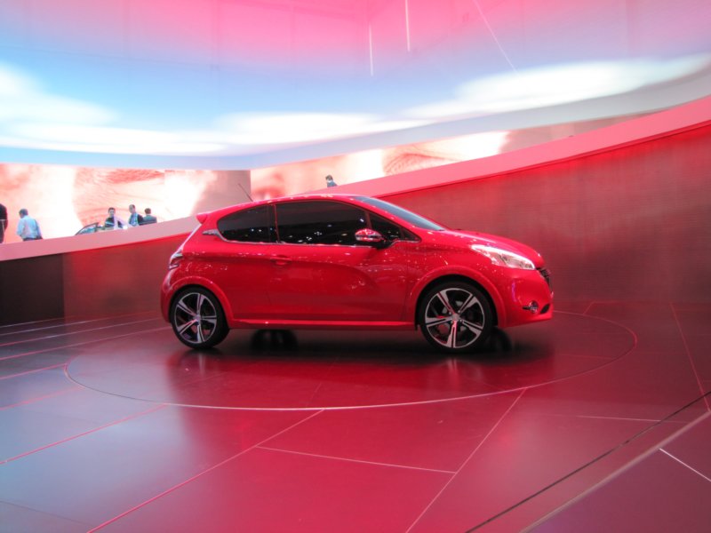 peugeot208gti42.jpg