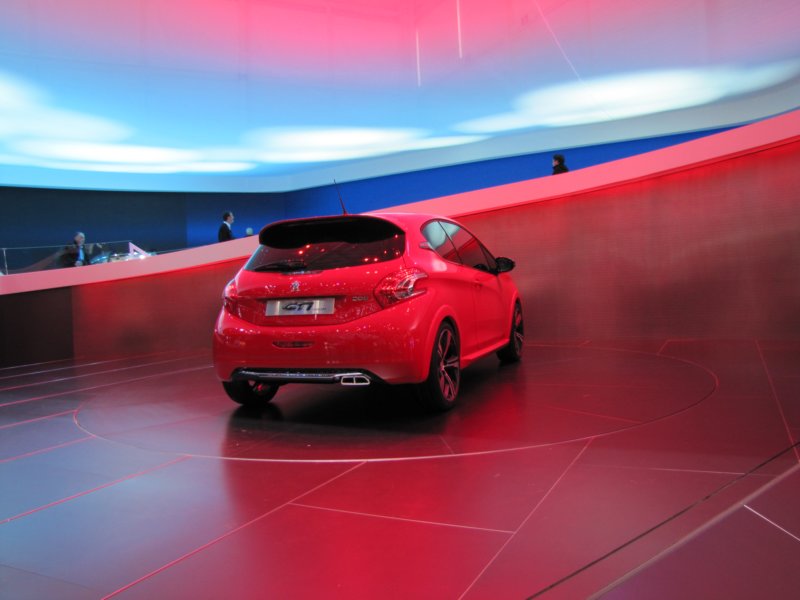 peugeot208gti53.jpg