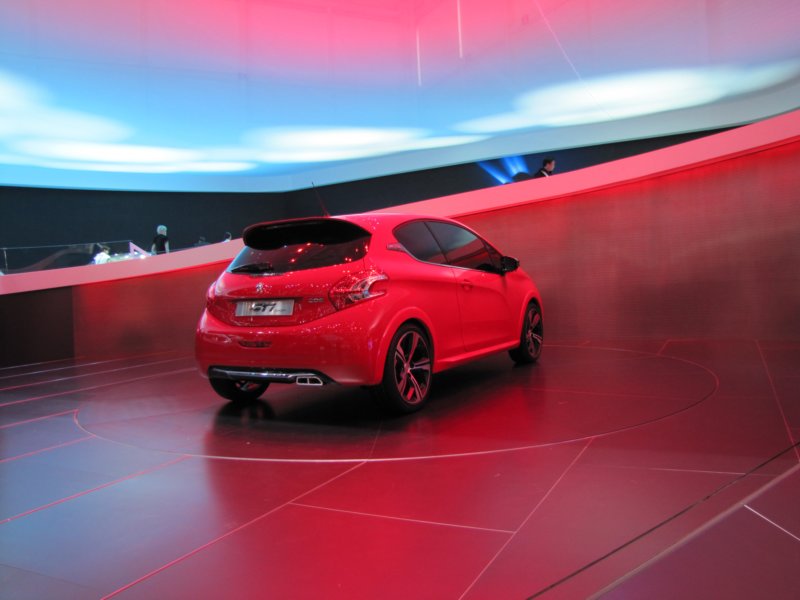 peugeot208gti67.jpg