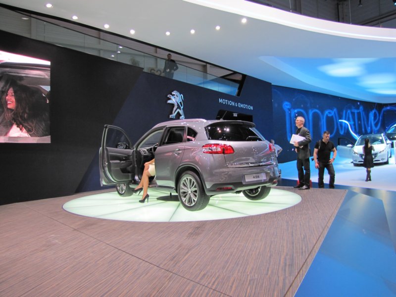 peugeot400833.jpg