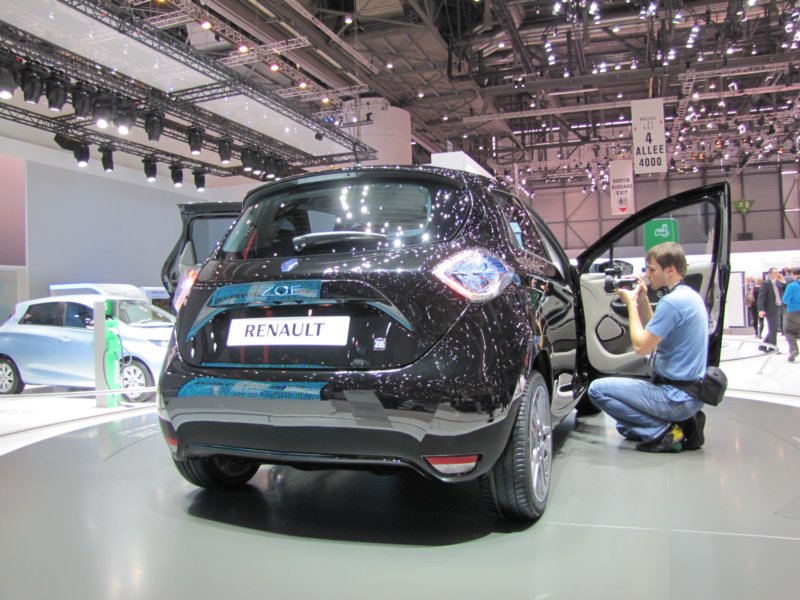 renaultzoe46.jpg