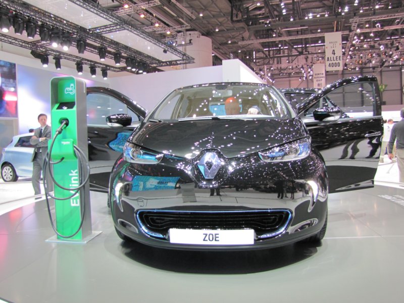 renaultzoe50.jpg