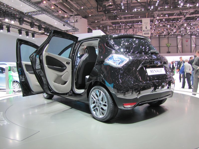 renaultzoe65.jpg
