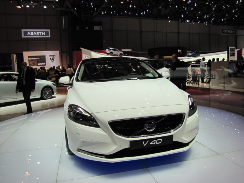 volvov4010.jpg