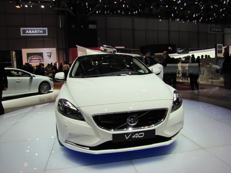 volvov4012.jpg