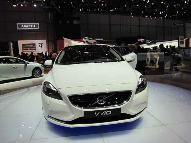 volvov4014.jpg