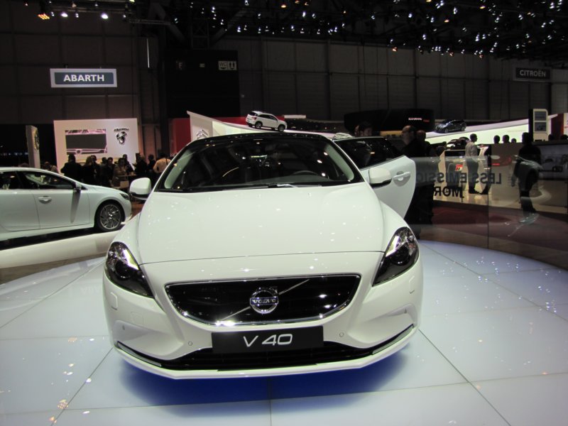 volvov4017.jpg