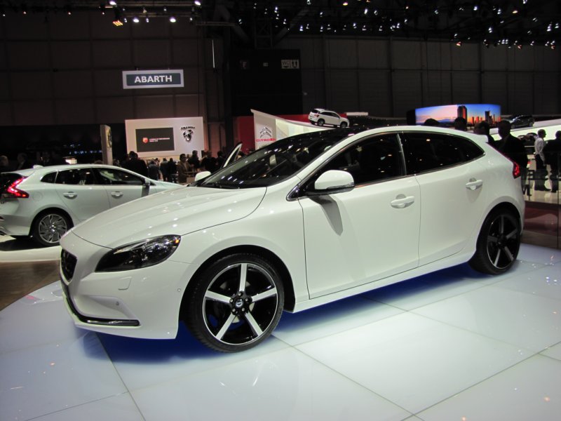 volvov4021.jpg