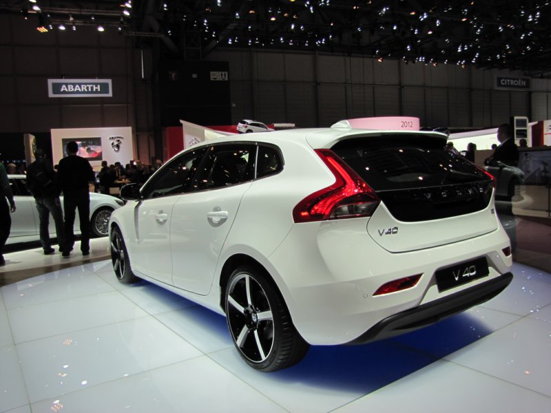 volvov4041.jpg