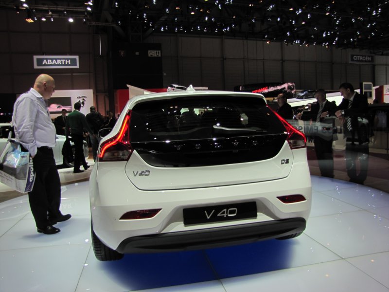 volvov4058.jpg