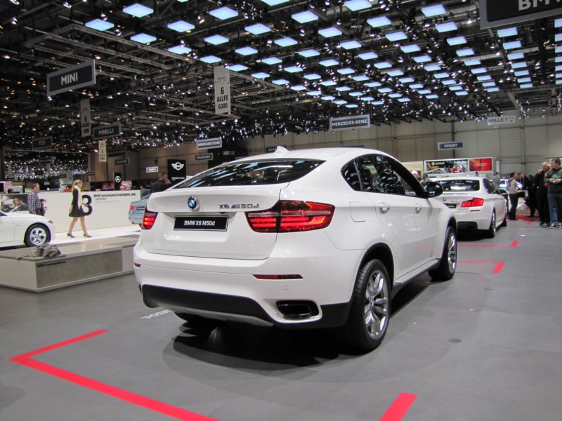 bmwx6m50d3.jpg