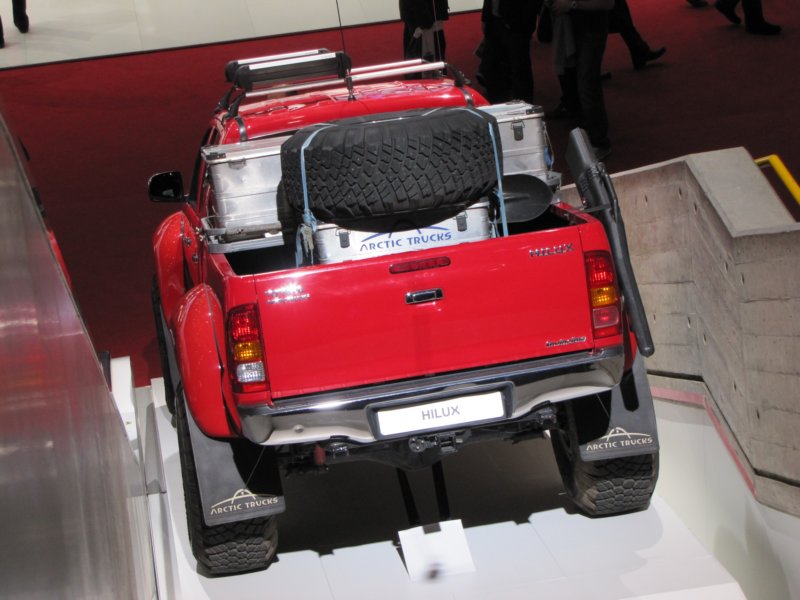 toyotahiluxpolar13.jpg