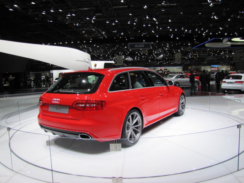 audirs4avant19.jpg