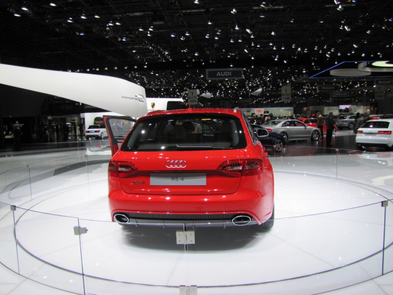 audirs4avant36.jpg