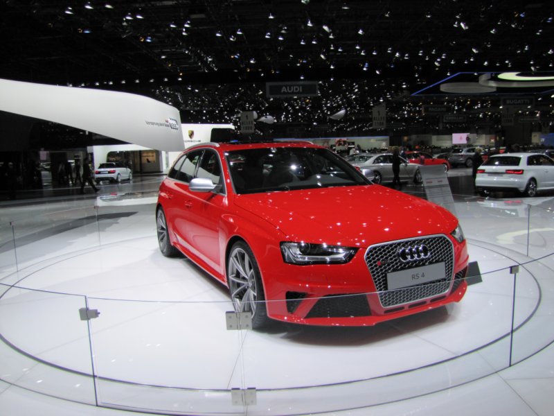 audirs4avant45.jpg