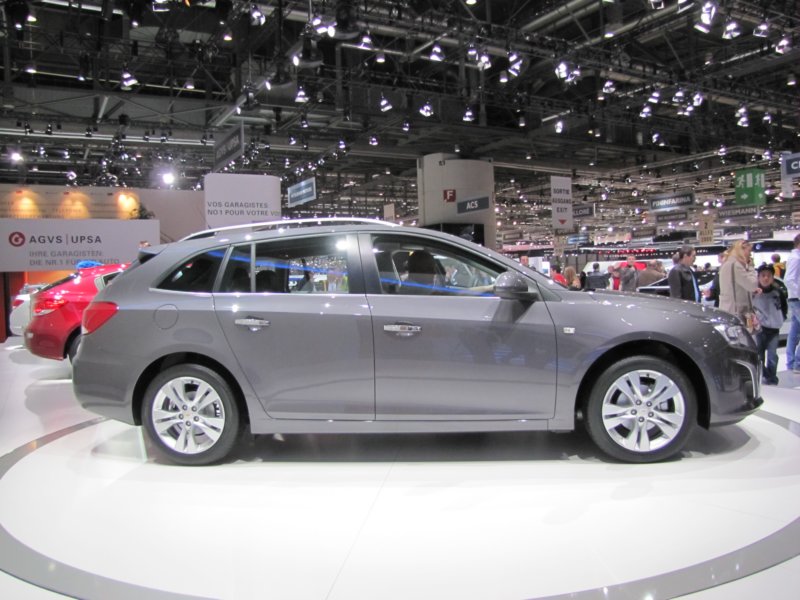 chevroletcruzewagon11.jpg