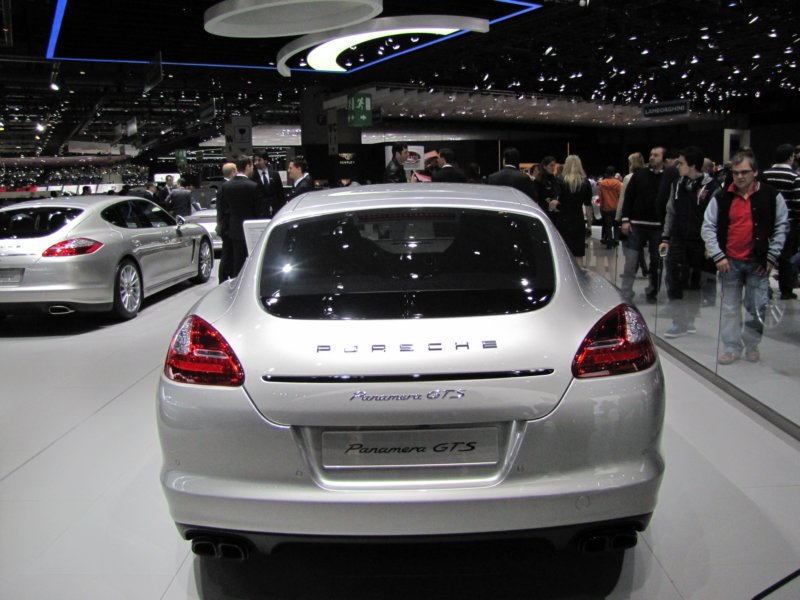 porschepanamera3.jpg