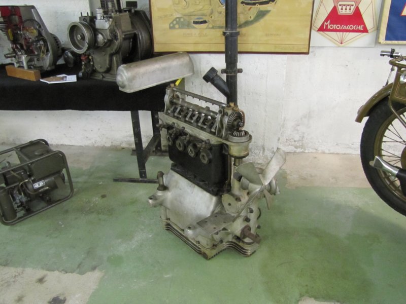 motosacochemaximagengine.jpg