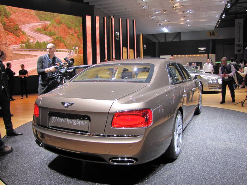 bentleyflyingspur11.jpg