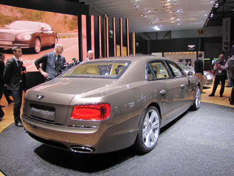 bentleyflyingspur16.jpg