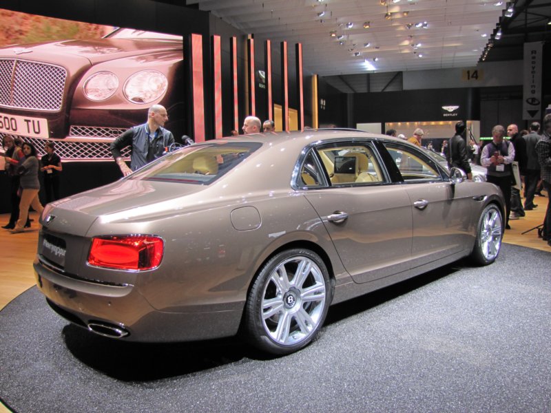 bentleyflyingspur23.jpg