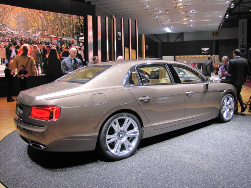 bentleyflyingspur26.jpg