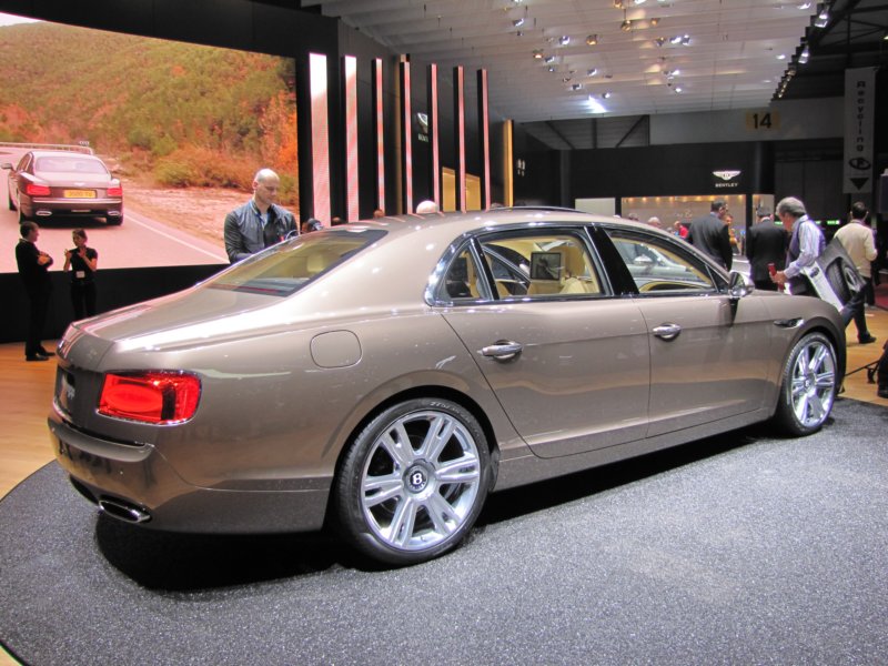 bentleyflyingspur27.jpg