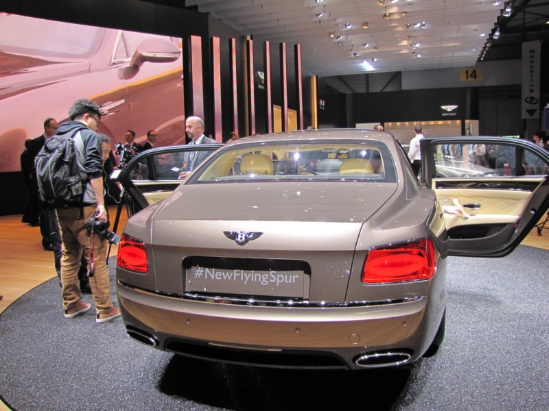 bentleyflyingspur5.jpg