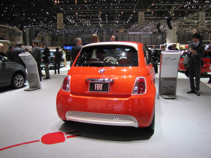 fiat500e4.jpg