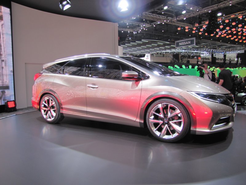 hondacivictourerconcept.jpg