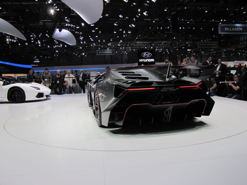 lamborghinivenenolp750411.jpg