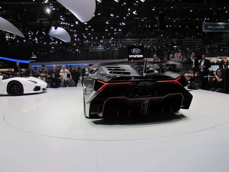 lamborghinivenenolp750423.jpg