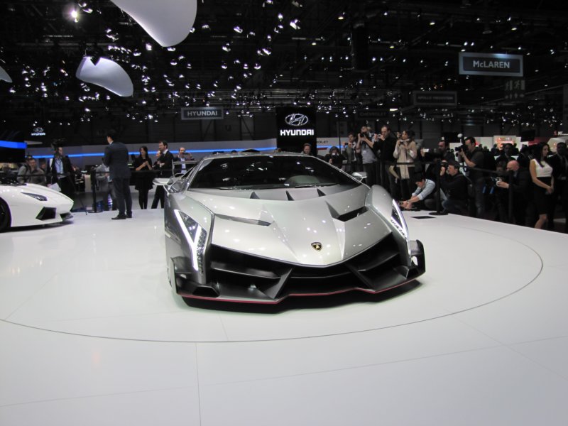 lamborghinivenenolp750442.jpg
