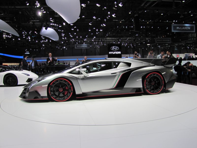 lamborghinivenenolp75045.jpg