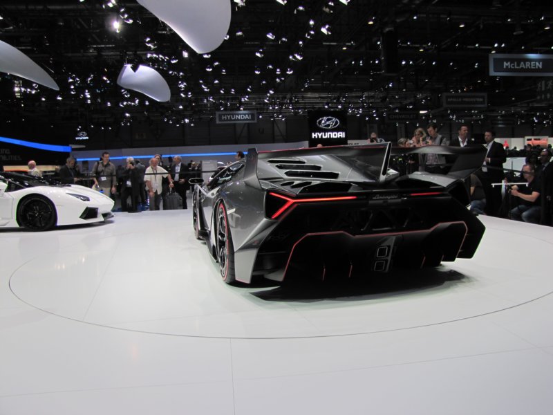 lamborghinivenenolp75047.jpg