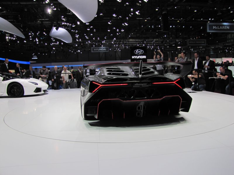 lamborghinivenenolp750476.jpg