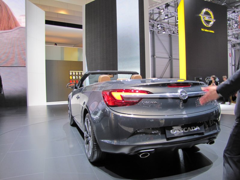 opelcascada12.jpg