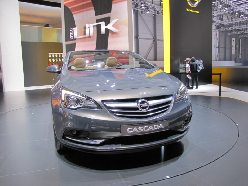 opelcascada17.jpg