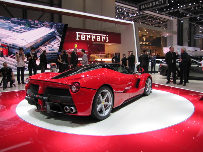 ferrarilaferrari25.jpg