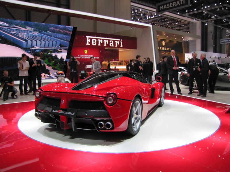 ferrarilaferrari35.jpg