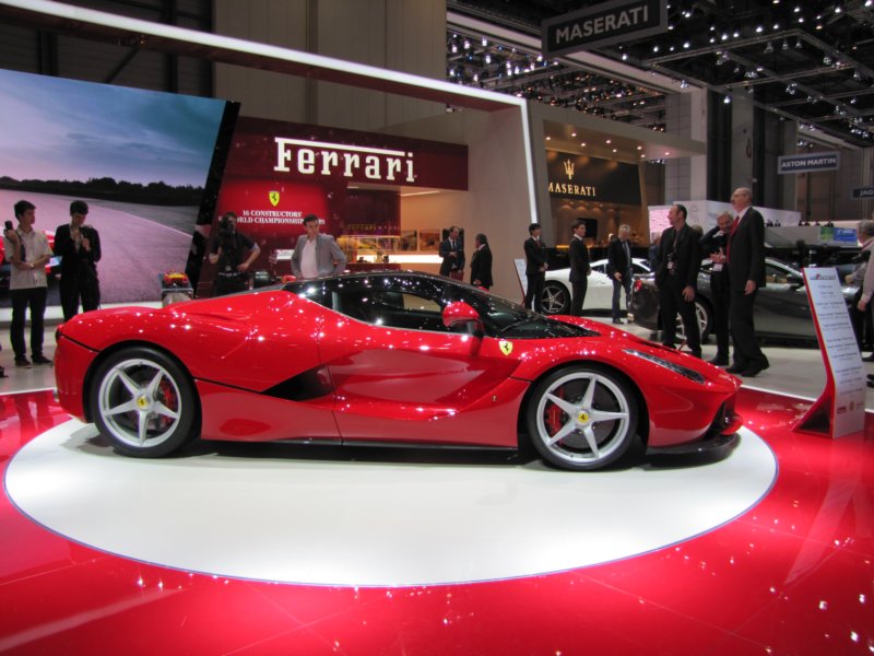 ferrarilaferrari48.jpg
