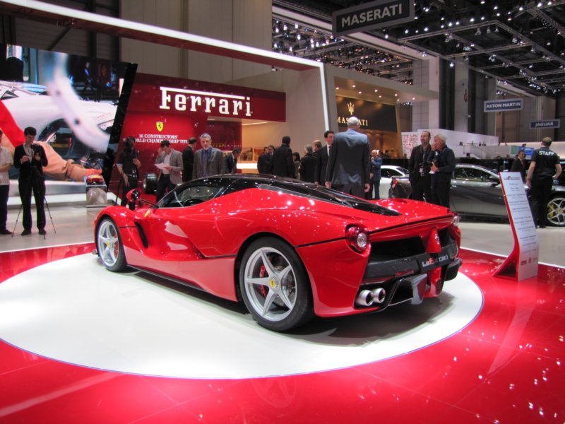 ferrarilaferrari80.jpg