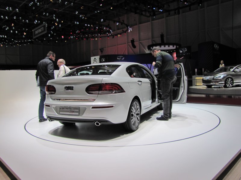 qoros3sedan14.jpg
