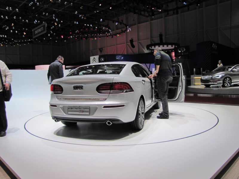 qoros3sedan15.jpg