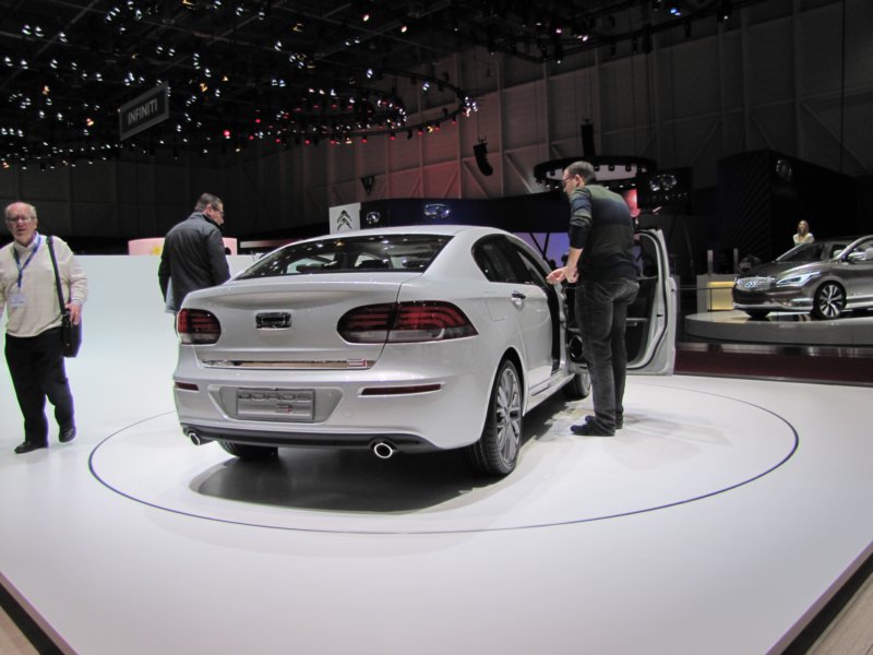 qoros3sedan18.jpg