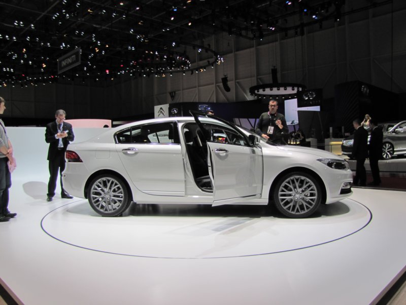 qoros3sedan21.jpg