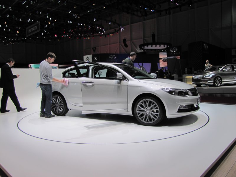 qoros3sedan28.jpg